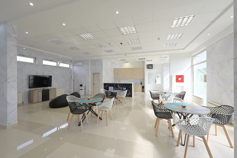 Ambient i brendshëm i klinikës për trajtimin e varësisë